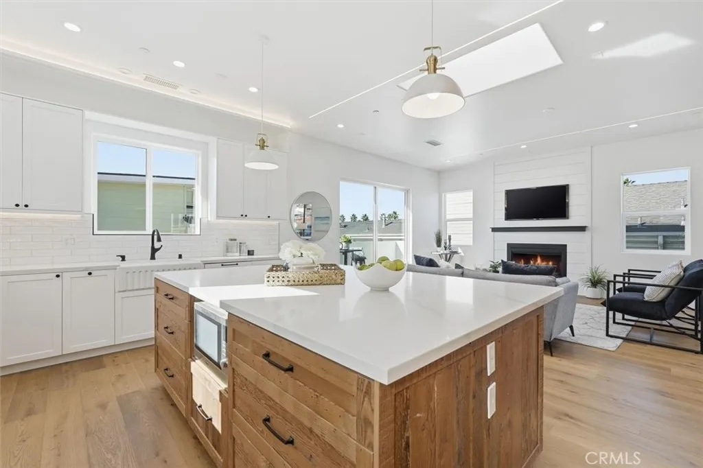 617 N Irena Avenue A, Redondo Beach, California 90277 home-pic-19